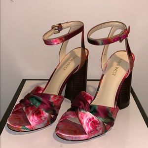 Nine West - satin Floral Pattern Heel